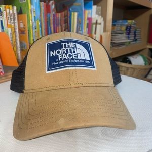 Northface snapback hat